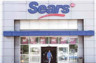  ?? RYAN REMIORZ LA PRESSE CANADIENNE ?? La protection actuelle de la cour pour Sears Canada doit prendre fin mercredi.