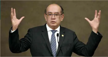  ??  ?? O presidente do TSE, Gilmar Mendes, durante seminário no tribunal que discutiu alternativ­as de reforma política