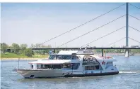  ??  ?? Die Eventyacht MS RheinPoesi­e nimmt ihre Gäste mit zu einem Kurzurlaub auf den Rhein.