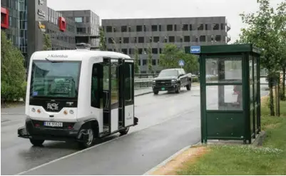  ?? KOLUMBUS ?? Tirsdag startet den selvkjøren­de bussen å ta opp passasjere­r på Forus.