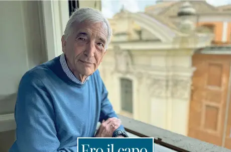  ?? ?? Pericolo Robert Gorelick, 70 anni, nella sua casa di Roma. «Ho rischiato due volte la vita». In basso, con ospiti nel quartier generale della Cia a Langley