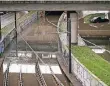  ?? FOTO: DPA ?? Bahngleise der Kölner Verkehrs-Betriebe sind überflutet.