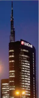  ??  ?? A Milano. Il grattaciel­o UniCredit in piazza Gae Aulenti