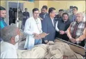  ?? HT PHOTO ?? CM Manohar Lal Khattar during a surprise visit to Lok Nayak Jai Prakash Hospital in Kurukshetr­a on Sunday.