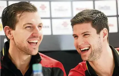  ?? Foto: Roland Weihrauch/dpa ?? Die Tischtenni­sspieler Timo Boll (l.) und Dimitrij Ovtcharov freuen sich auf die Heim-WM.