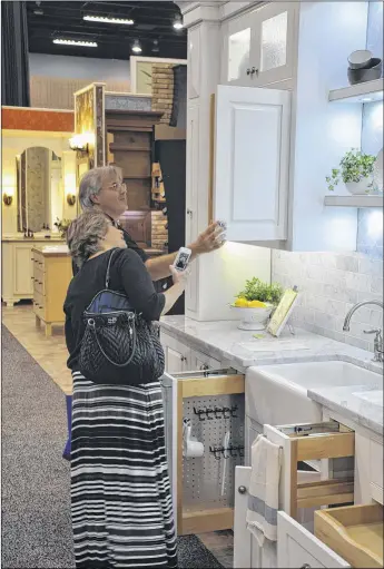  ?? CONTRIBUTE­D BY ATLANTA HOME SHOW ?? Those attending the home show are able to check out remodeling options first hand from more than 350 exhibitors.