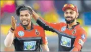  ?? AFP ?? ▪ Virat Kohli (right) has had few reasons to celebrate this season.