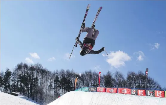  ?? JUNG YEON- JE/ GETTY IMAGES ?? Calgary’s Cassie Sharpe was golden in the Dew Tour superpipe event Friday in Breckenrid­ge, Colo., notching her second major title of the season.