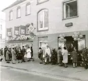  ?? Foto: Segeth ?? 1969 hatte Harold Lierheimer das Haus, in dem einst die Spenglerei Schäfer war, gekauft.