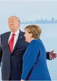  ?? Foto: Michael Kappeler, dpa ?? Fast so etwas wie eine angedeutet­e Umarmung: Die Stimmung zwischen Bundeskanz­lerin Angela Merkel und US Präsident Donald Trump war nicht so frostig wie beim letzten Treffen der bei den.