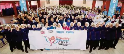  ??  ?? Seminar Didik Rakyat SPM di Sekolah Menengah Kebangsaan (SMK) Raja Perempuan Permaisuri Bainun, Ipoh, Perak.