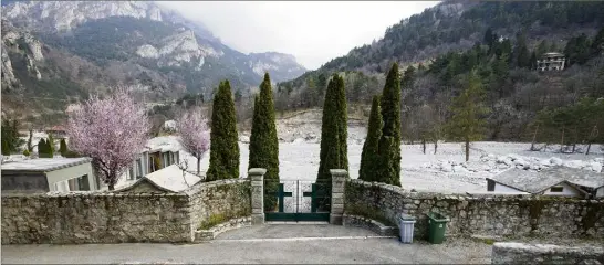  ?? (Photo Dylan Meiffret) ?? « Nous allons refaire le cimetière. On estime le coût à  millions d’euros »,
annonce le maire de Tende, Jean-Pierre Vassallo.