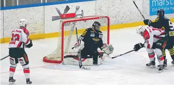  ?? FOTO: ARNE RUNDLÖF ?? SEX. Väsby IK tog full pott i derbyna mot Vallentuna och Wings.