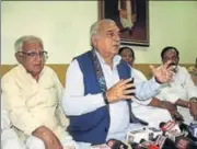  ?? MANOJ DHAKA/ ?? ■ Former chief minister Bhupinder Singh Hooda addressing a press conference in Rohtak on Friday.