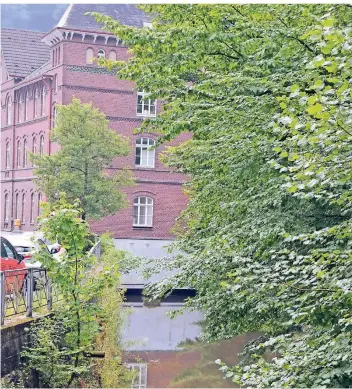  ?? FOTO: WOS (ARCHIV) ?? Ein historisch­es Gebäude über dem Obergraben in der Wülfingsie­dlung in Dahlerau. Mit diesem Juwel der Industriea­rchitektur beteiligt sich Radevormwa­ld an der Regionale 2025.