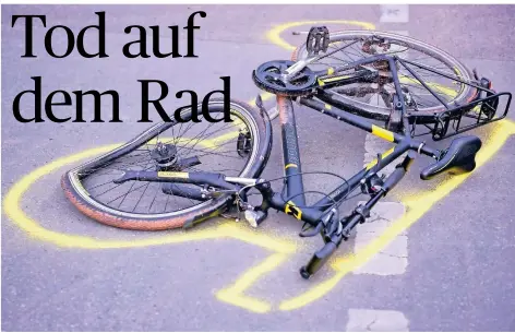  ?? FOTO: DPA ?? Allein in diesem Jahr verunglück­ten bisher vier Radfahrer im Kreis Viersen tödlich.