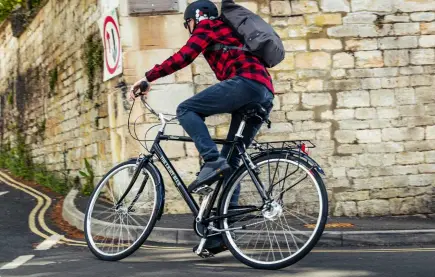  ??  ?? Its weight goes against it when facing hills
Passport saddle: surprising­ly supportive