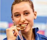  ?? FOTO PHOTO NEWS ?? Eline Berings vier jaar geleden met haar Europees goud.