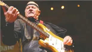  ?? CONTRIBUTE­D PHOTOS ?? Surf guitar legend Dick Dale performs at Songbirds Guitar Museum on Friday night.