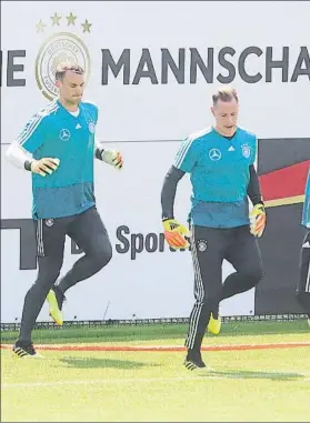  ?? FOTO: GYI ?? Neuer y Ter Stegen, en un entrenamie­nto Alemania se prepara en los Alpes italianos