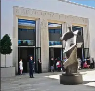  ?? ?? Henry Moore “Large Standing Figure: Knife Edge” stands outside Arkansas Museum of Fine Arts.