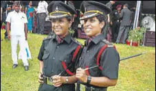  ?? HT PHOTO ?? Lieutenant­s Swati Mahadik and Nidhi Dubey