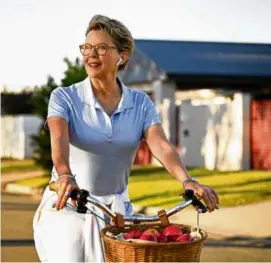  ?? JASIN BOLAND/PEACOCK VIA AP ?? Annette Bening in “Apples Never Fall.”