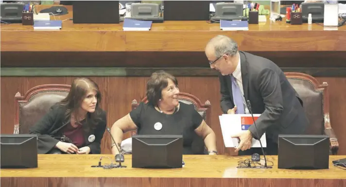  ?? FOTO: DEDVI MISSENE ?? ►► El proyecto en general fue aprobado con 67 votos y las normas que requerían de quorum por 70.