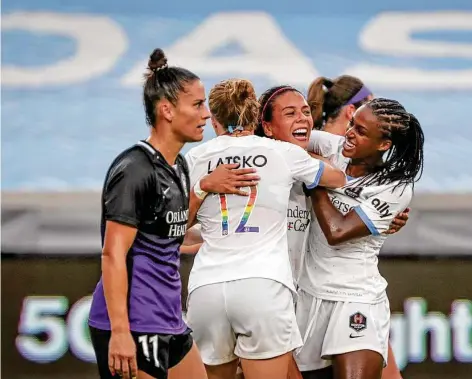  ?? Steve Gonzales / Staff photograph­er ?? Maria Sanchez, center, played on loan for the Dash in June, but on Sunday she’ll be on the opposite side with her old club, Tigres.