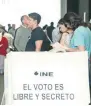  ??  ?? Enhorabuen­a.
La CEM felicitó a la ciudadanía porque los comicios se llevaron de forma “ordenada y serena”.