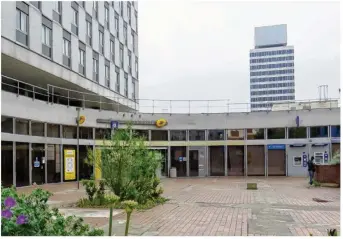  ??  ?? Le bureau de poste de Cergy-préfecture va déménager pour rejoindre en juin 2018 le centre commercial des 3-Fontaines.