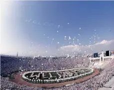  ?? /ARCHIVO ?? Imagen del Memorial Coliseum durante la inauguraci­ón de los Juegos Olímpicos de 1984.