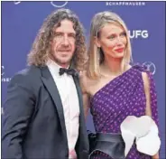  ??  ?? Carles Puyol y su esposa, Vanessa Lorenzo.