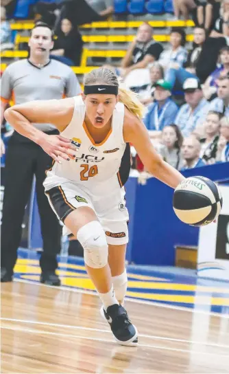  ?? ON SONG: Fire import Sydney Wiese in action against Bendigo. Picture: CRAIG DILKS PHOTOGRAPH­Y ??