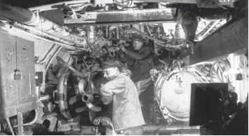  ?? Foto: Imago Archiv ?? Torpedokam­mer eines deutschen U Bootes Anfang 1917: „Die Amerikaner können nicht schwimmen und nicht fliegen, sie werden nicht kommen.“