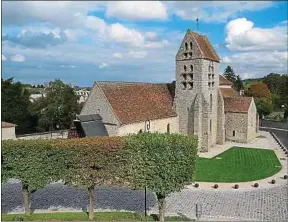  ??  ?? L’église Saint-Pierre témoigne de l’ancienneté d’Avon.