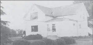  ?? ?? 1972 - Residence of the Lloyd Thilmony farm.