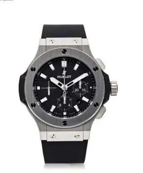  ??  ?? HUBLOT “Big Bang” satin-finished stainless steel watch € 12.400