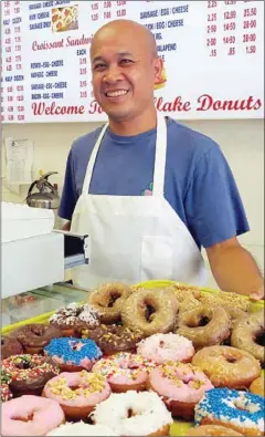  ?? WALSH FOR THE WASHINGTON POST ROBB ?? Owner Mony Hang at Snowflake Donuts in Houston. Houston’s Cambodian doughnut shop owners are a tight-knit immigrant community.