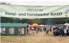  ?? ARCHIVFOTO: VERANSTALT­ER ?? Zum Firmenjubi­läum 2015 lud Schreinerm­eister Maternus Heithausen zum ersten Kunst- und Handwerker­markt ein.