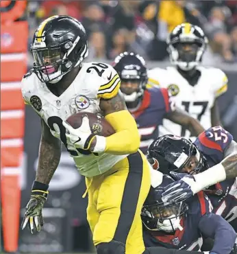  ?? Peter Diana/Post-Gazette ?? Le’Veon Bell and the Steelers failed to reach an agreement on a new contract and the Pro Bowl running back will play this season under the franchise tag again.