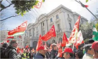  ?? ISABEL PERMUY ?? Manifestac­ión de los trabajador­es de Endesa