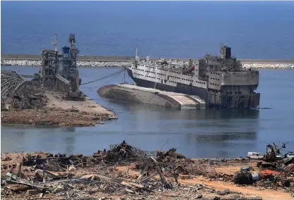  ?? FOTO: LEHTIKUVA-AFP ?? Skeppet Rhosus var det som förde lasten med ammoniunit­rat till hamnen i Beirut år 2013. I dag ligger skeppet på havets botten.