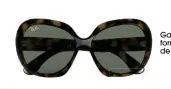  ??  ?? Gafas de sol con forma de mariposa, de Ray-Ban (145 ). �