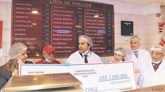  ??  ?? Con la reciente compra coordinada de carne en que participan Gendarmerí­a, Ejército de Chile y el Hospital Clínico de la Universida­d de Chile, se calculan ahorros por sobre un millón de dólares.