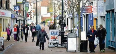  ?? Dominic Salter ?? ●● Charity fundraiser­s are facing restrictio­ns on operating in Macclesfie­ld town centre after complaints from retailers, businesses and shoppers