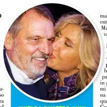  ??  ?? Sopra, il bacio di Myrta Merlino, 50, a Marco Tardelli, 65: la giornalist­a e l’ex calciatore stanno insieme dal 2016. Sotto, la coppia in scooter a Roma.