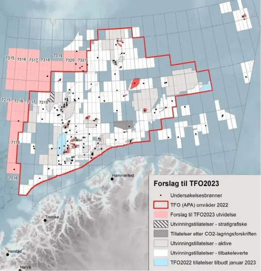  ?? OLJEDIREKT­ORATET ?? De rosa områdene til venstre i kartet er feltene i Barentshav­et som olje- og energimini­ster Terje Aasland nå vil åpne for leteboring.