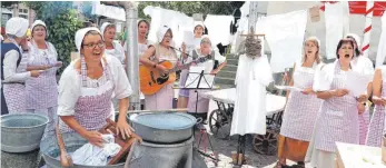  ?? FOTO: ANITA METZLER-MIKUTEIT ?? Die „Menger Ablawäschw­eiber“können auch wunderbar singen.