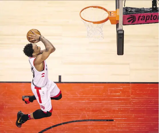  ?? PETER J THOMPSON ?? Toronto Raptors guard DeMar DeRozan continued the unselfish play he has displayed all season in Game 2 against Washington and still scored 37 points.